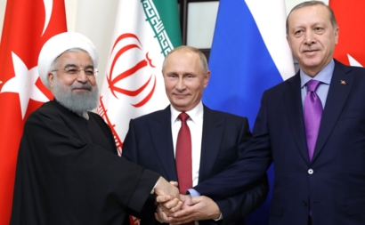 Bildet viser presidentene Rouhani, Putin og Erdoğan.