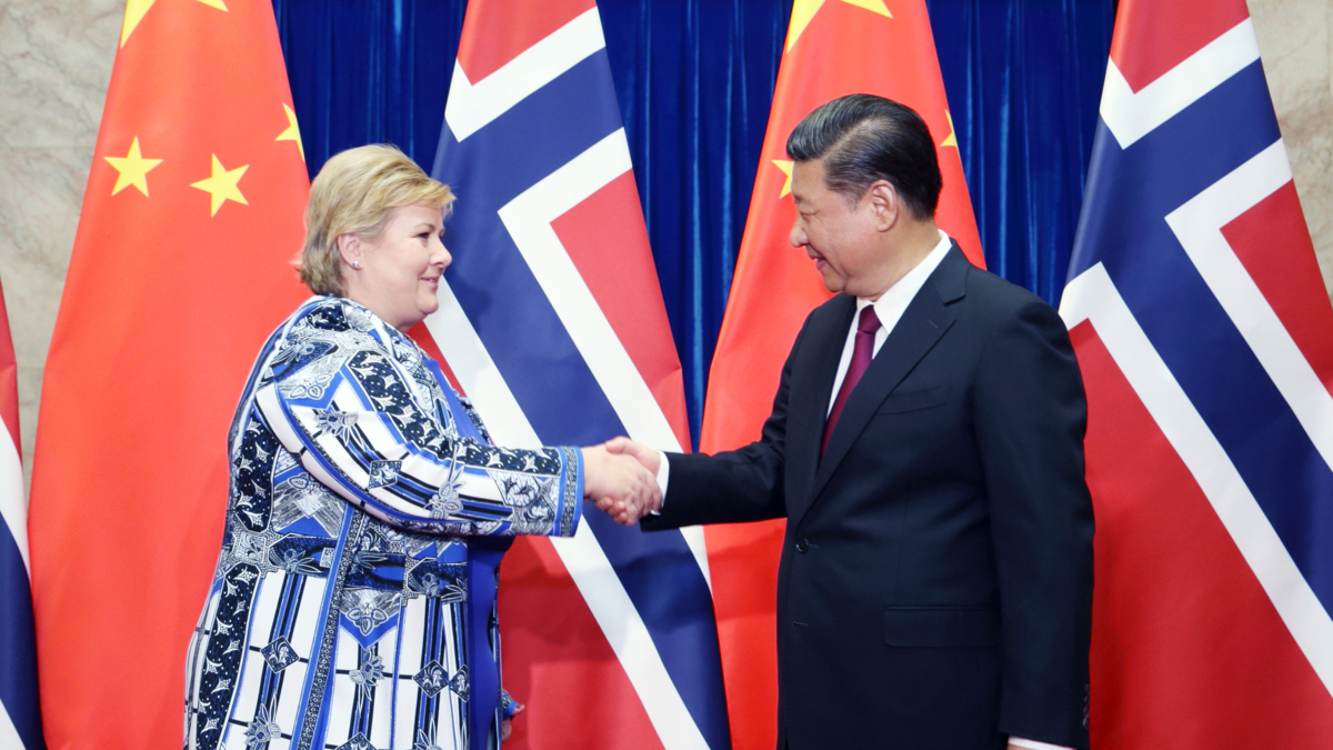 Bildet viser statsminister Erna Solberg og Kinas president Xi Jinping