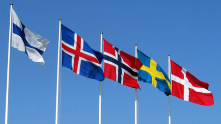 Bildet viser nordiske flagg